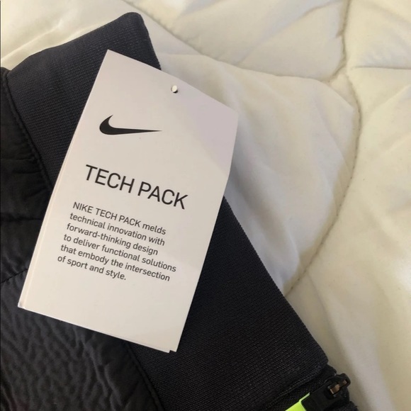 BNWT Nike tech skirt - Picture 5 of 5